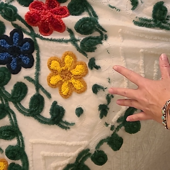 Vintage MCM Double Peacock Chenille style bedspread, very minor damage. - Picture 7 of 12